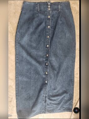 Hunt Club Vintage Button Down Jean Skirt in Medium wash blue denim